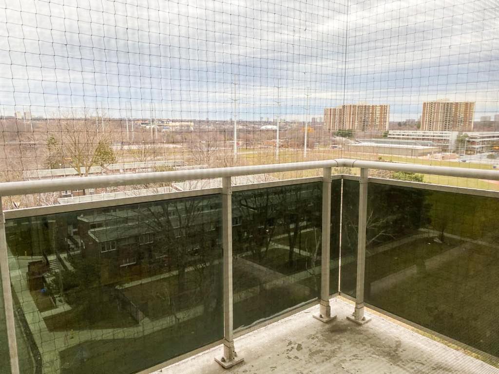 Bright Apartment Close To City With Free Parking Toronto Eksteriør billede